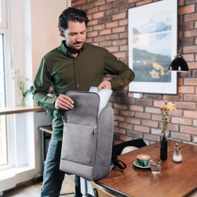 DICOTA Mugursoma Eco Motion – 13-15.6 inch piezīmjdatora mugursoma – gaiši pelēka / 600d RPE poliesters