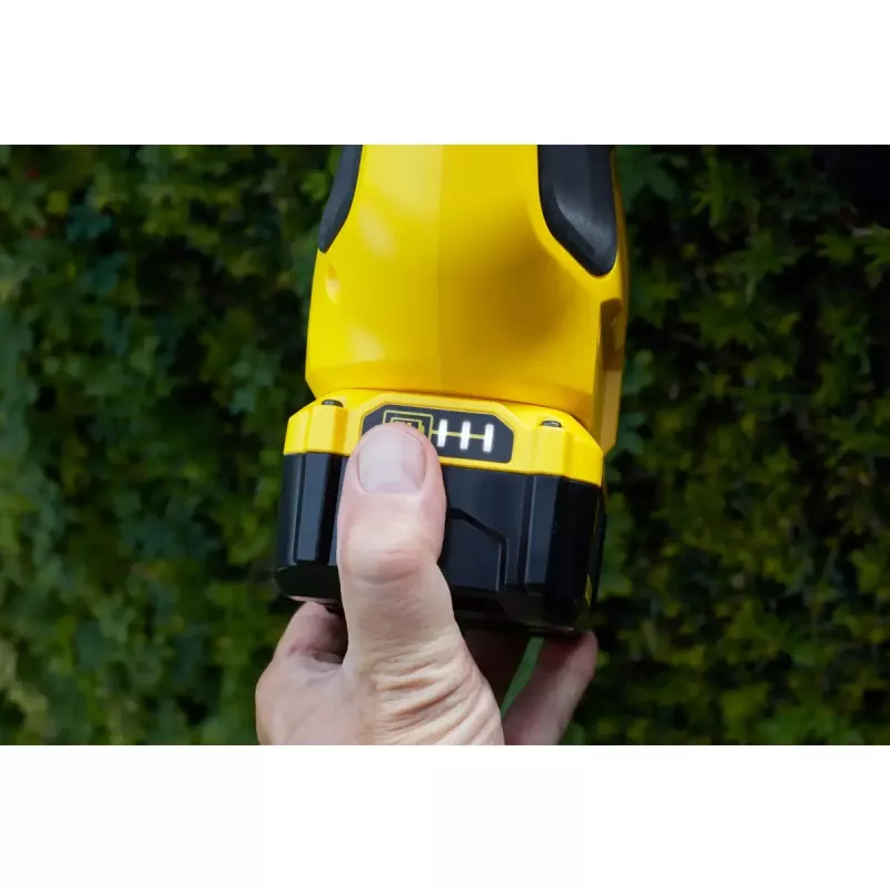 Bezvadu dzīvžoga šķēres STANLEY FATMAX SFMCPH845M1-QW — 45 cm dubultais asmens, 18 V Li‑Ion, 4.1 kg