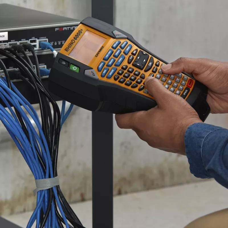 DYMO Rhino 6000+ industriālais marķētājs ar cieto somu, 2 lentēm un akumulatoru