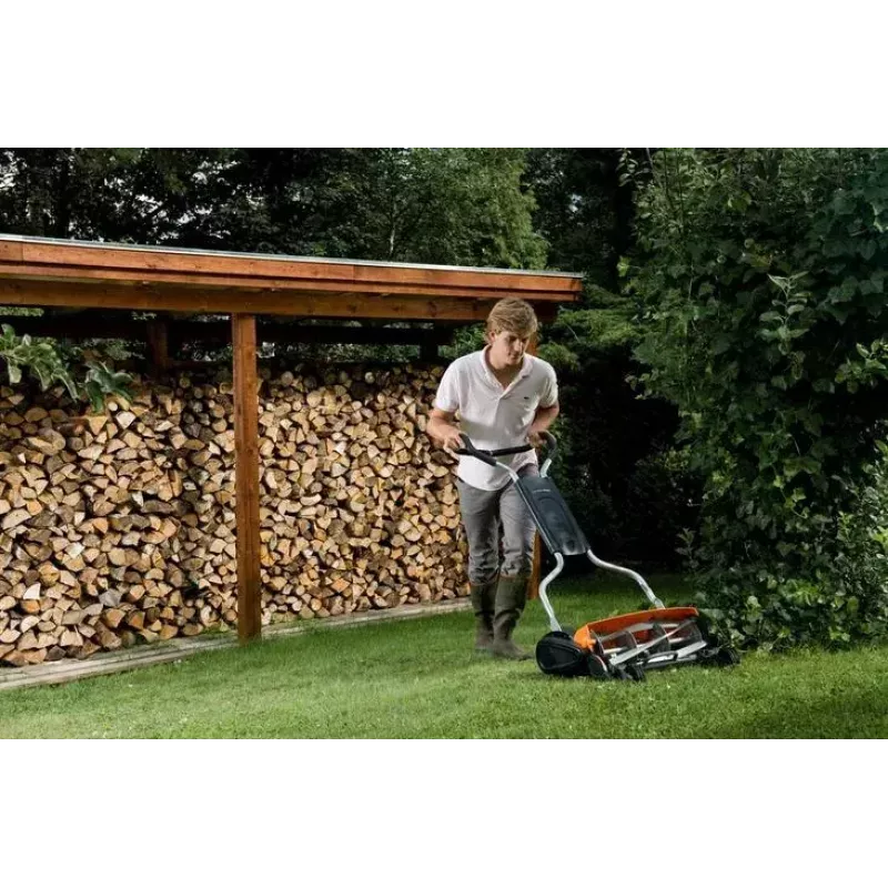 Manuālais ruļļveida zāles pļāvējs Fiskars 113880, griešanas platums 116.8 cm
