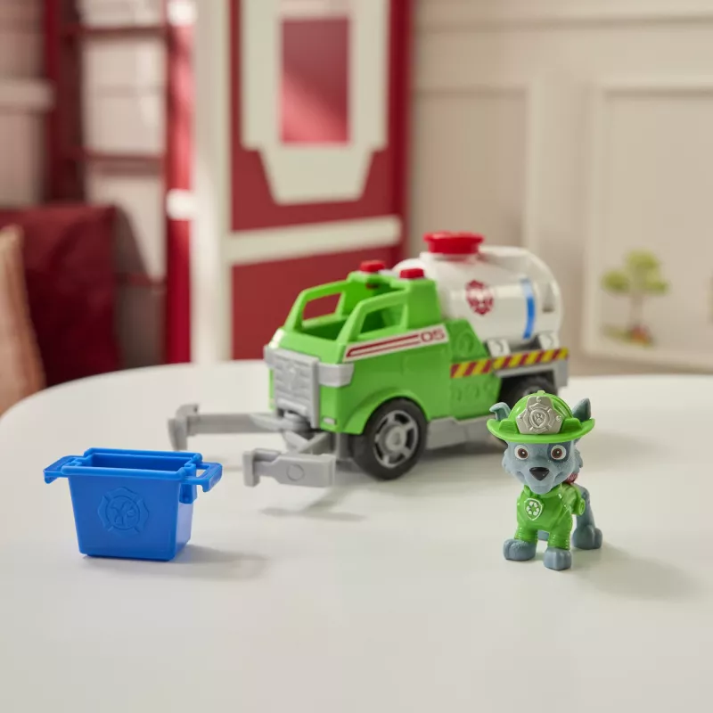Spin Master PAW Patrol Rocky Rescue Fire Tanker rotaļu ugunsdzēsēju mašīna ar Rocky figūriņu un satveršanas ķepu, 3+ gadi