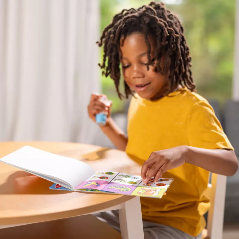 Melissa & Doug Sticker WOW! 24 lappušu aktivitāšu bloks un uzlīmju zīmogs, 300 uzlīmes, mākslas un rokdarbu fidget rotaļlieta, kolekcionējams tēls – Tīģeris - FSC sertificēts