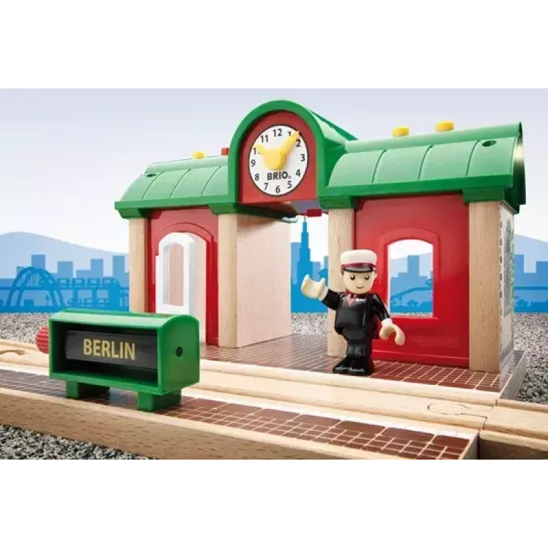 Ravensburger – BRIO Dzelzceļa stacija ar ierakstu un atskaņošanu, 3 daļas, AA baterija, melns/zaļš/sarkans