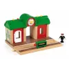 Ravensburger – BRIO Dzelzceļa stacija ar ierakstu un atskaņošanu, 3 daļas, AA baterija, melns/zaļš/sarkans