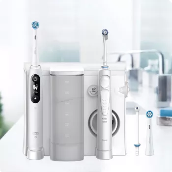 Rotējoši-oscilējoša zobu birste Oral-B iO6 Balta Pieaugušajiem Akumulators 2 birstes galviņas
