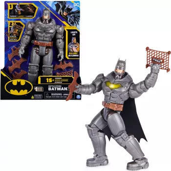 Spin Master Batman 30 cm Deluxe rotaļu darbības figūra, sitiena un mešanas funkcija, 5 piederumi, gaismas un skaņas efekti, no 4 gadiem
