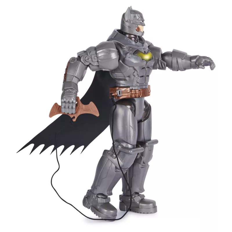 Spin Master Batman 30 cm Deluxe rotaļu darbības figūra, sitiena un mešanas funkcija, 5 piederumi, gaismas un skaņas efekti, no 4 gadiem