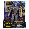 Spin Master Batman 30 cm Deluxe rotaļu darbības figūra, sitiena un mešanas funkcija, 5 piederumi, gaismas un skaņas efekti, no 4 gadiem