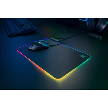 RAZER Firefly V2 Gaming Peļu Paliktnis Melns