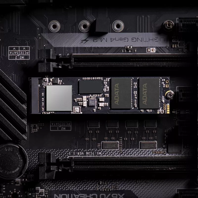 SSD M.2 512 GB ADATA XPG GAMMIX S70 BLADE — PCIe 4.0 NVMe, Lasīšana 7400 MB/s, Rakstīšana 2600 MB/s