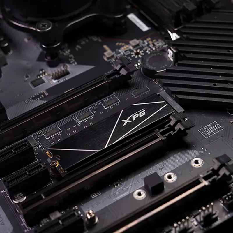 SSD M.2 512 GB ADATA XPG GAMMIX S70 BLADE — PCIe 4.0 NVMe, Lasīšana 7400 MB/s, Rakstīšana 2600 MB/s