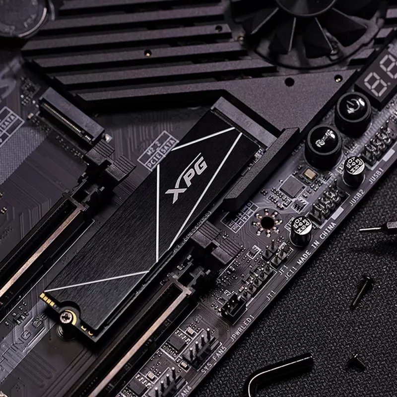 SSD M.2 512 GB ADATA XPG GAMMIX S70 BLADE — PCIe 4.0 NVMe, Lasīšana 7400 MB/s, Rakstīšana 2600 MB/s