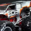 Monster Jam Marvel Oficiālais Dzelzs Vīrs pret Kara Mašīnu Liešanas Monster Trucks, 1:64 Mērogs, Bērnu Rotaļlietas no 3 Gadiem