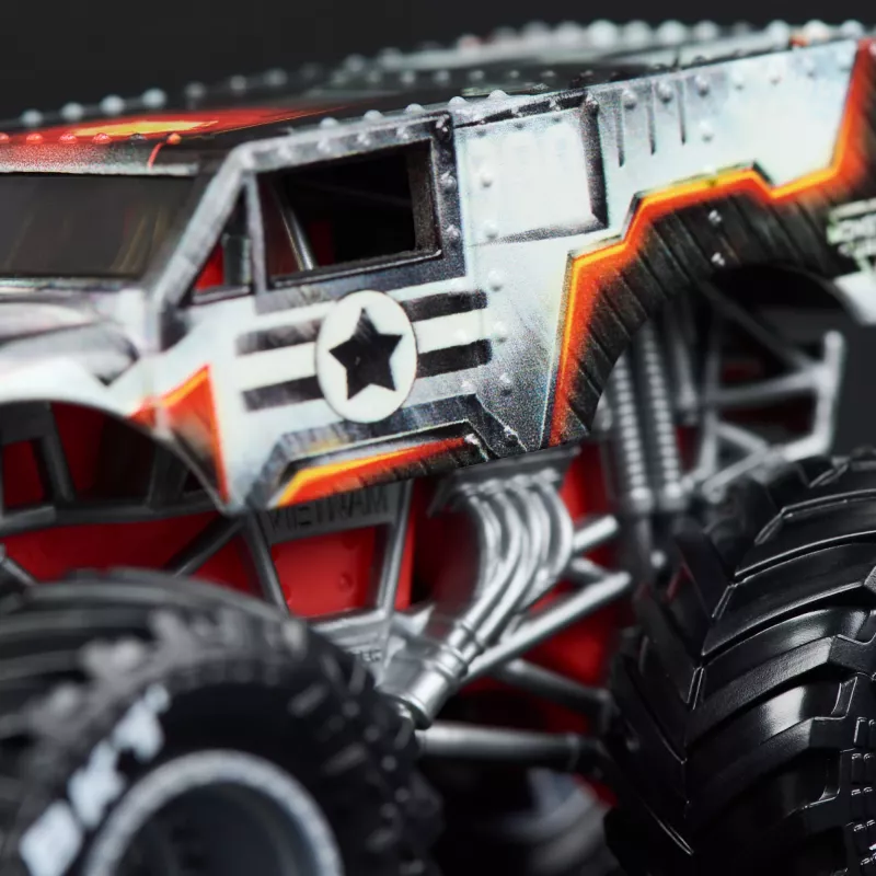 Monster Jam Marvel Oficiālais Dzelzs Vīrs pret Kara Mašīnu Liešanas Monster Trucks, 1:64 Mērogs, Bērnu Rotaļlietas no 3 Gadiem
