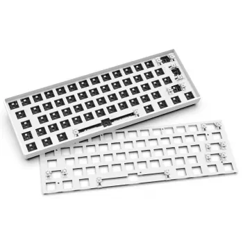 Kompakta 60% vadu tastatūra Sharkoon SKILLER SGK50 S4 — QWERTY vācu izkārtojums, RGB fona apgaismojums, USB, 1.5 m kabelis, balta