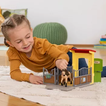 schleich FARM WORLD Pony Box ar Islandiešu poniju ērzeli