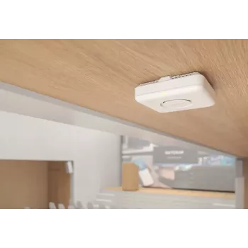 NETGEAR WBE710 balts piekļuves punkts ar PoE atbalstu