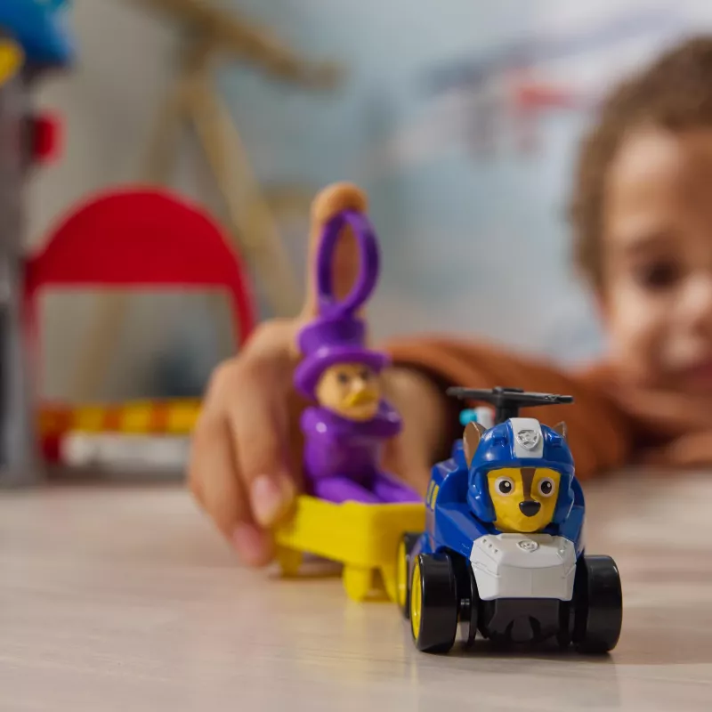 PAW Patrol : Air Rescue, Pup Squad Adventure Bay Lidostas rotaļu komplekts ar Chase automašīnu un transportlīdzekļa palaidēju, bērnu rotaļlietas zēniem un meitenēm no 3 gadiem