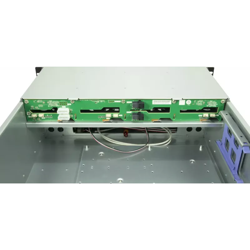 Servera korpuss INTER-TECH IPC 4U-4708 — 4U, melns, ATX/PS2 barošanas bloks, 4x priekšējie 80mm ventilatori, 2x aizmugurējie 80mm ventilatori, 2.5/3.5 collu HDD