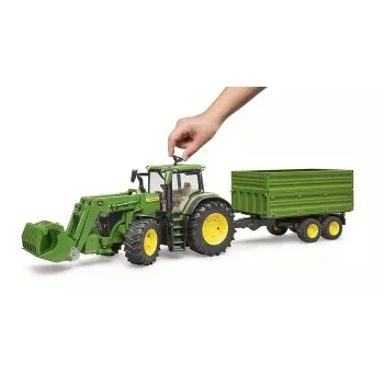Traktors BRUDER John Deere 7R 350 ar frontālo iekrāvēju un tandēm ass izgāžamo piekabi, plastmasa, 3+ gadi