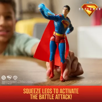 DC Comics SUPERMAN Epic Strike darbības figūra, 15 cm, autentisks filmas stils, 2 aksesuāri, rotaļlieta bērniem no 4 gadiem