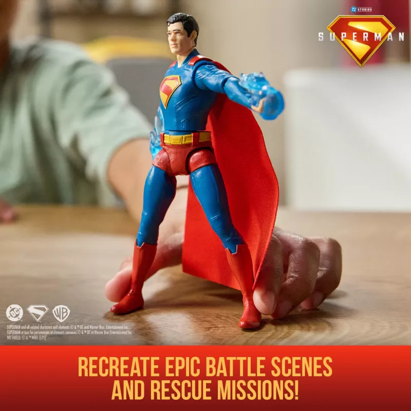 DC Comics SUPERMAN Epic Strike darbības figūra, 15 cm, autentisks filmas stils, 2 aksesuāri, rotaļlieta bērniem no 4 gadiem