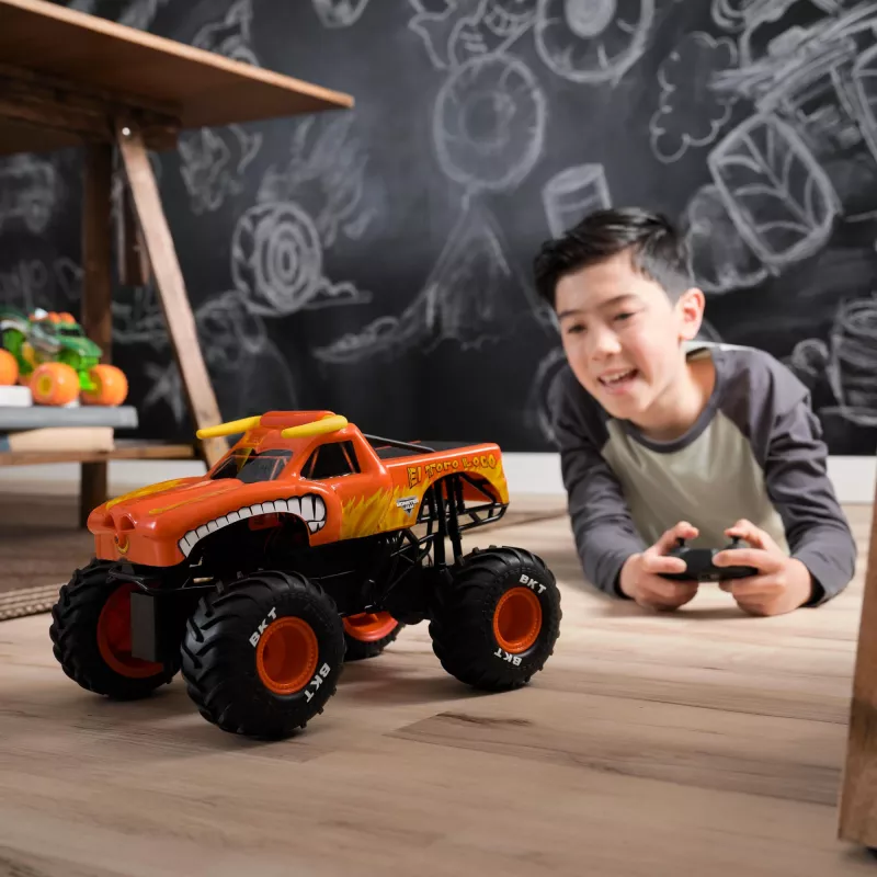 Monster Jam El Toro Loco RC Monster Truck ar dūmu efektu, 1:15 mērogs