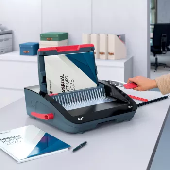 GBC CombBind® CB20 Manuāla iesiešanas iekārta, 20 loksnes/perforācija, 240 loksnes/iesiešana, melna