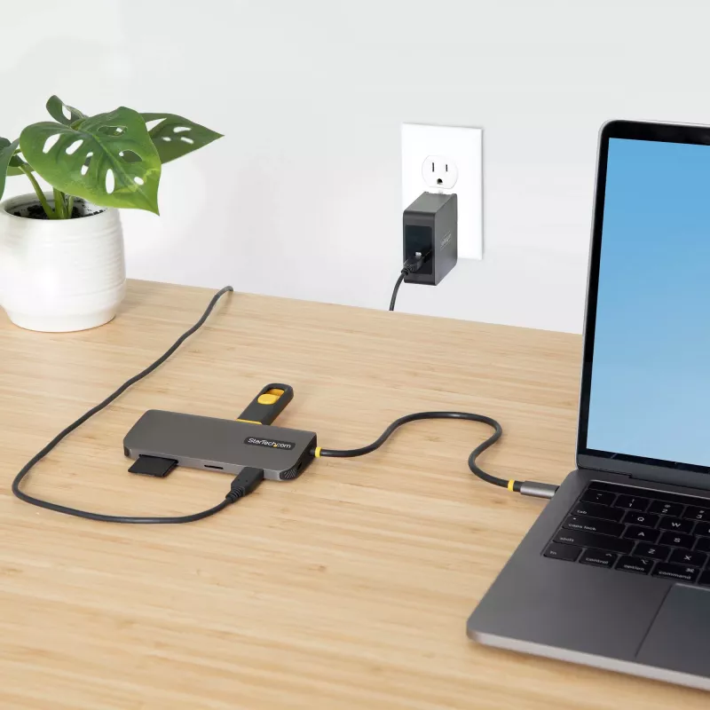 StarTech.com USB-C daudzportu adapteris 4K 60Hz HDMI video, 3 portu 5Gbps USB-A centrmezgls, 100W USB barošanas padeves caurlaide/GbE/SD/MicroSD, 30 cm kabelis, ceļojuma klēpjdatora dokstacija
