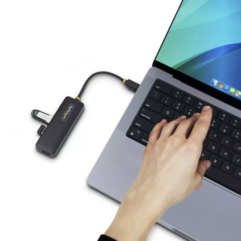 StarTech.com 4-Portu USB-C Hubs, 5Gbps, USB-C uz 4x USB-A, Barojams no kopnes, Kompakts ceļojumu mini hubs, Daudzportu USB 3.0 sadalītājs, Pārnēsājams hubs, Aizsardzība pret pārslodzi
