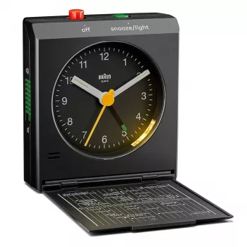 Modinātājpulkstenis BRAUN BC 05 B Quartz Foldable Black — kompakts ceļojumu modinātājs ar kvarca mehānismu