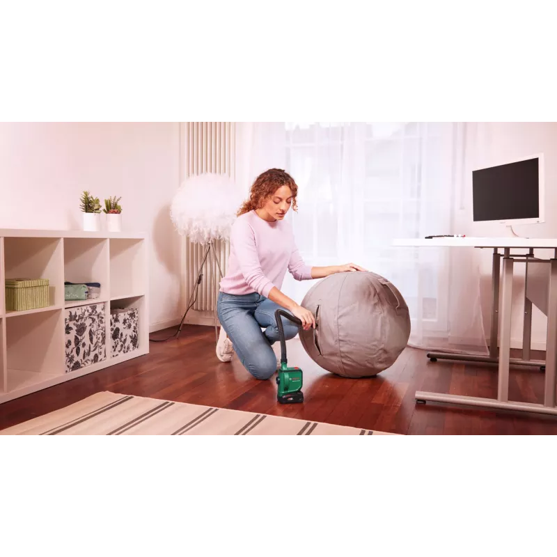 Bosch UniversalBrush 06033E0000 bezvadu elektriskā tīrīšanas birste, 3,6 V, Li-Ion, melna