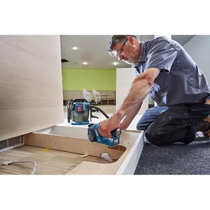 Bosch GHO 12V-20 Professional 06015A7001 akumulatora ēvele, 12 V, 2 Li-Ion akumulatori 3,0 Ah, zila/melna