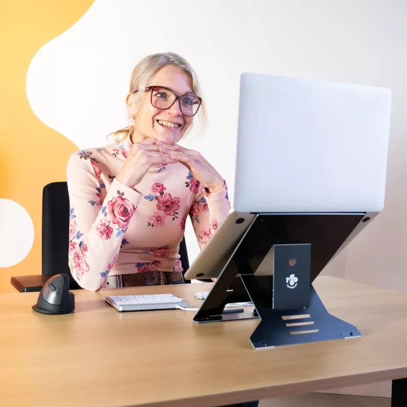R-Go Tools Laptop statīvs R-Go Riser Document, ergonomisks, salokāms un regulējams statīvs ar dokumentu turētāju, melns