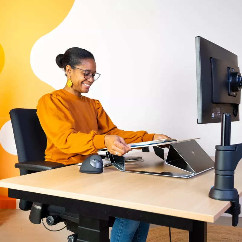 R-Go Tools Dokumentu turētājs R-Go Read2Write, lasīšanai un rakstīšanai, ergonomisks, ar mīkstu putu plaukstas balstu, matēts akrils
