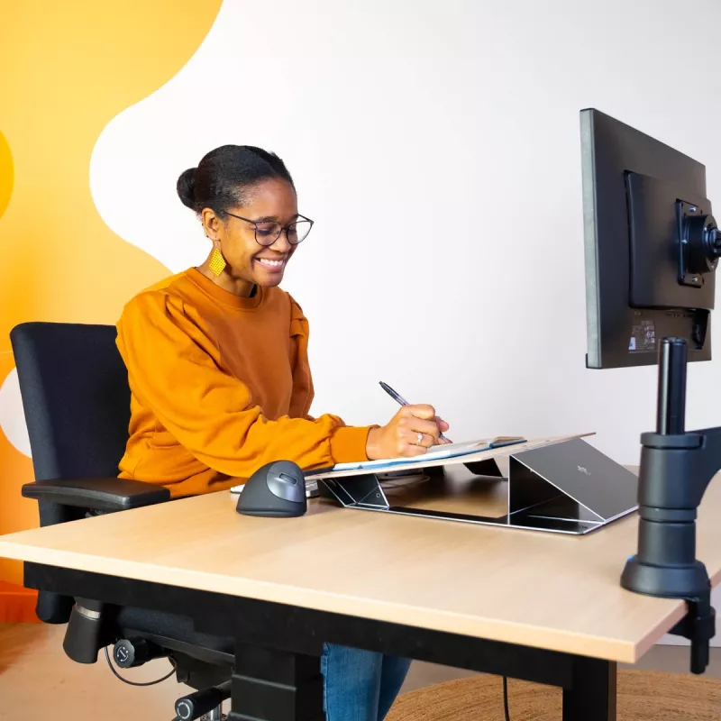 R-Go Tools dokumentu turētājs R-Go Read2Write, lasīšanai un rakstīšanai, ergonomisks, ar mīkstu putuplasta plaukstas balstu, ozolkoks