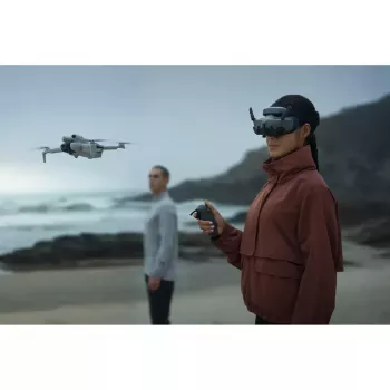 Tālvadības pults DJI RC Motion 3 Pelēka ar 2600 mAh iebūvētu akumulatoru, 10 h darbības laiks, saderīga ar Avata 2 / Mini 4 Pro / Air 3 / Goggles 3