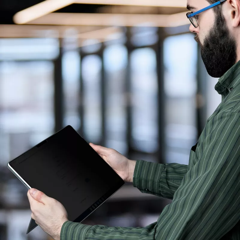 StarTech.com 4-virzienu 12.3 collu Surface Pro 4/5/6/7/7+ Privātuma ekrāna filtrs, Portrets/Ainava, Skārienjutīgs, +/- 30° skata leņķis, Zilās gaismas samazināšana, Matēts apdare