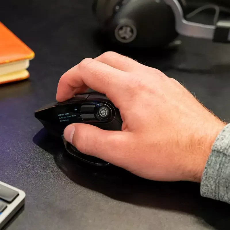 JLab Audio Epic Office bezvadu pele labajai rokai — Bluetooth + USB Type-A, optiskā 2400 DPI, 9 pogas, ritenītis, melna