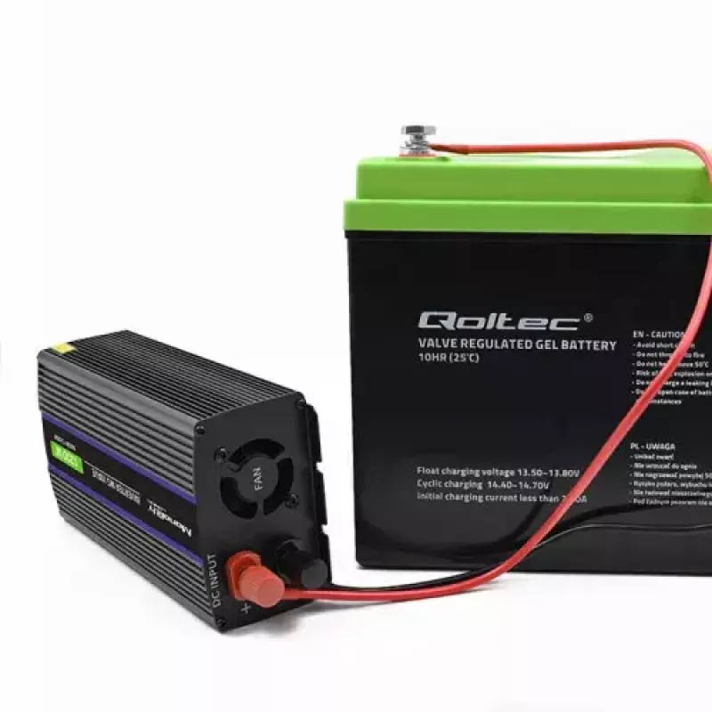 Strāvas invertors QOLTEC Monolith 600 W — 12 V uz 230 V, USB PD 18 W, auto/telpām, melns
