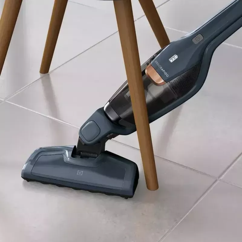 Electrolux EERC75DB 2-in-1 putekļsūcējs bez maisa, cikloniska filtrācija, 0.5 L, zils, 1.5 Ah