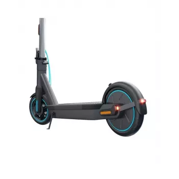 Elektriskais skrejritenis Motus Scooty 10 GEN5 — 350W motors, 36V/15Ah akumulators, 10 collu riteņi, maks. ātrums 20 km/h, IP54, salokāms