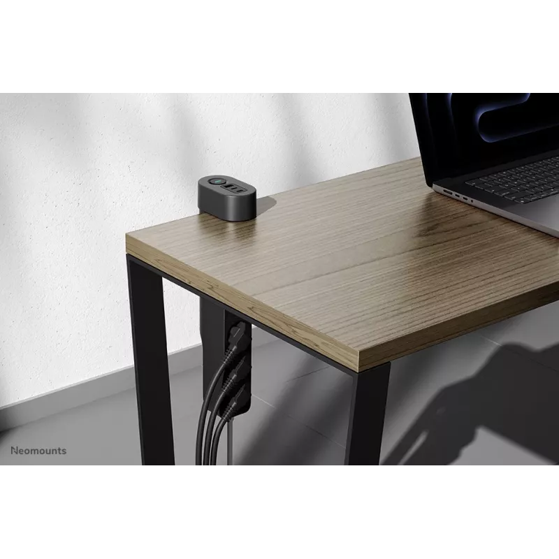 Neomounts DS22-840BL6 VOLT galda kontaktligzda ar skavu un USB-C / USB-A portiem - ātrā uzlāde