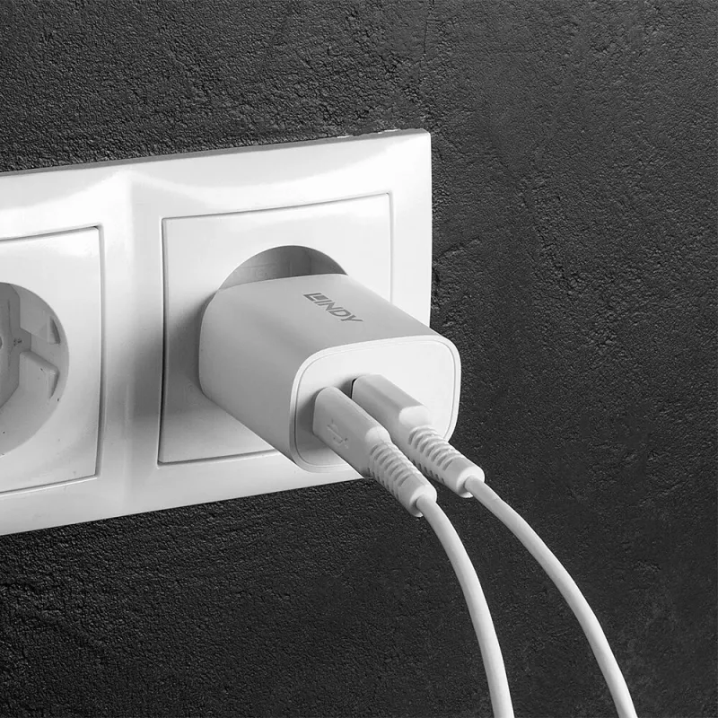Lādētājs iekštelpām Lindy 73413 — universāls AC 100–240V, izeja 12V 3A, USB-A + USB-C, balts