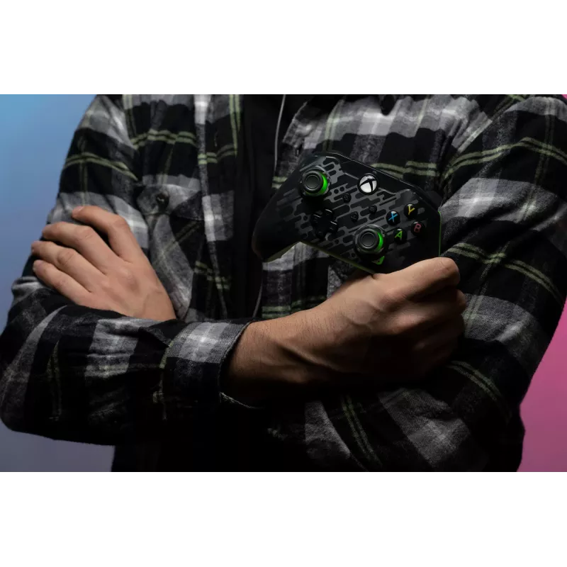 PDP vadu kontrolieris Neon Carbon Xbox un Windows 10/11