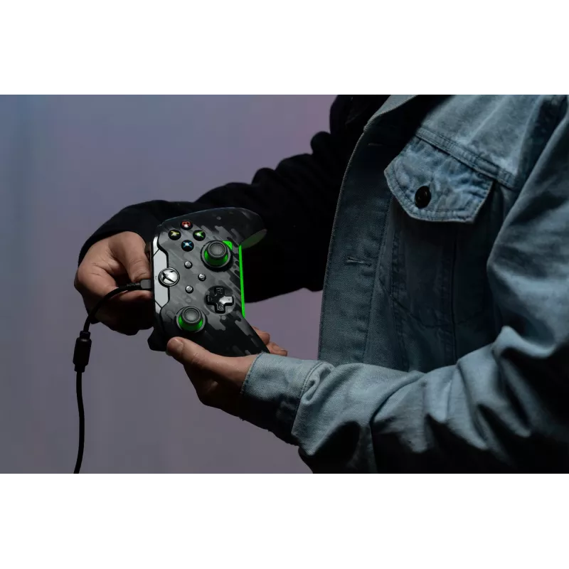 PDP vadu kontrolieris Neon Carbon Xbox un Windows 10/11