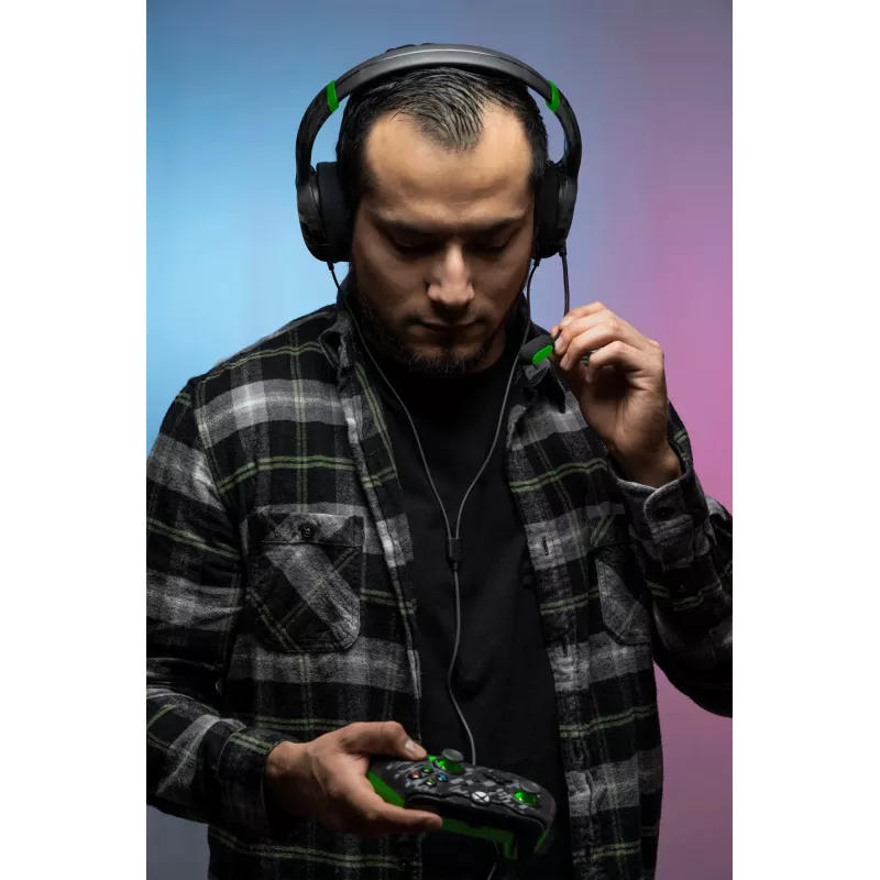 PDP vadu kontrolieris Neon Carbon Xbox un Windows 10/11