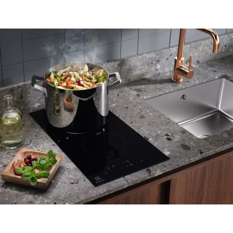 Electrolux Serie 300 LHR3233CK Iebūvējamā keramikas plīts virsma, 29 cm, 2 zonas, melna