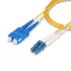 StarTech.com SMLCSC-OS2-3M 3m (9,8ft) LC uz SC (UPC) OS2 vienmodu dupleksais optiskais savienojuma vads, 9/125µm, lāzeriem optimizēts, 10G/100G, izturīgs pret liekšanu, mazi ievietošanas zudumi, LSZH
