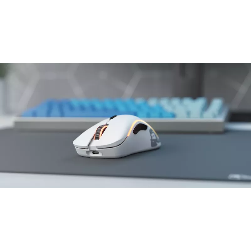 Glorious Gaming Glorious Model D Wireless - Matēti balts, labā roka, RF bezvadu, 19000 DPI, Balts